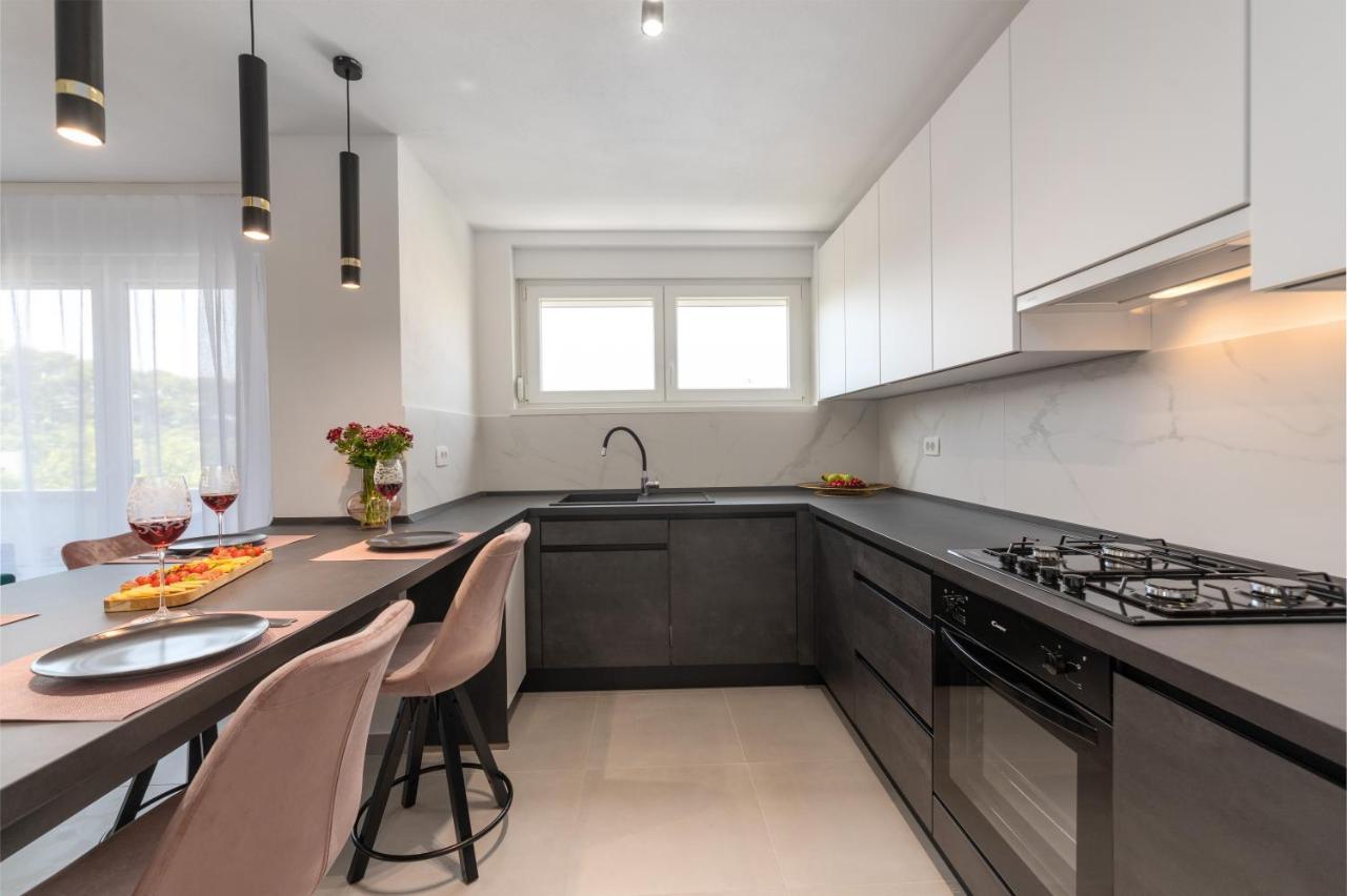 Ampelea Apartment Rovinj Exterior photo